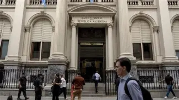 La morosidad de créditos a familias llegó a su nivel más alto en 15 años