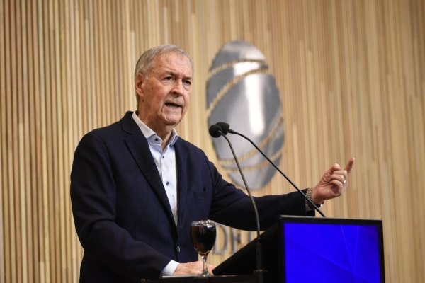 Schiaretti en la Bolsa de Comercio: llamó a gobernar con diálogo y sin ideologismos
