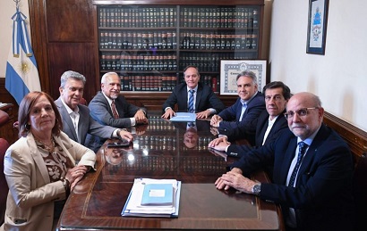 Gobernadores Llaryora y Sadir respaldan fuertemente el nuevo Proyecto de Biocombustibles de la senadora Vigo
