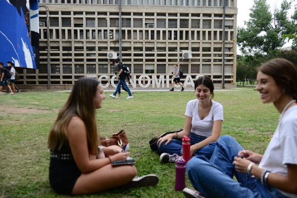 El costo de vida para un estudiante universitario supera los $900.000 mensuales en Córdoba