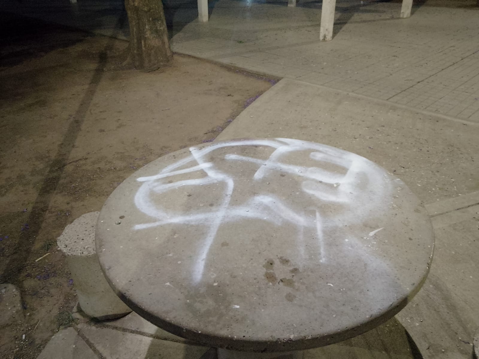 Operativos en Inriville y Monte Buey: Un menor sorprendido haciendo grafitis en la plaza ,un adulto conduciendo con ingesta de 0,8 graduación alcóholica y motocicletas con irregularides