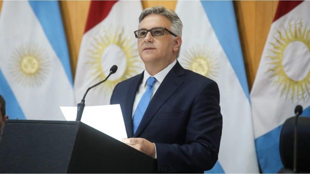 Cambios en el gabinete de Llaryora: Siciliano a cargo de un súper ministerio y Dellarossa vice del Banco de Córdoba