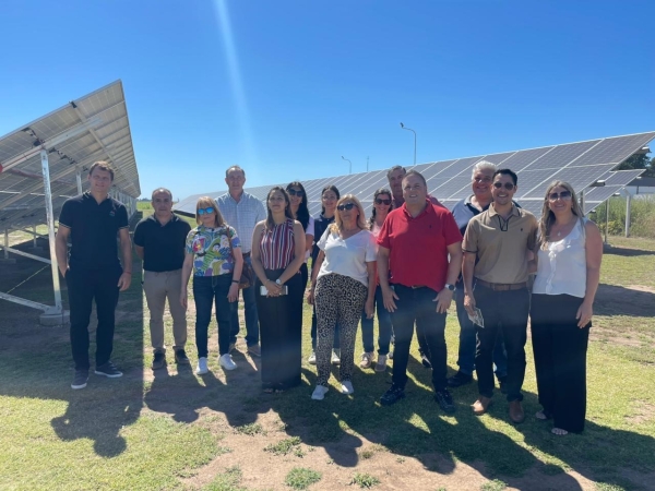 Funcionarios y concejales visitaron el Parque Solar CEGRO para avanzar en el proyecto fotovoltaico de Marcos Juárez