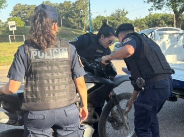 Fin de semana: 14 vehículos secuestrados y un detenido por circular en una moto robada 