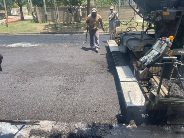Comenzó la pavimentación de calle Laprida entre Juan B Justo y Pellegrini