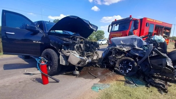Choque fatal de camionetas en Villa María: un hombre de 69 años pierde la vida