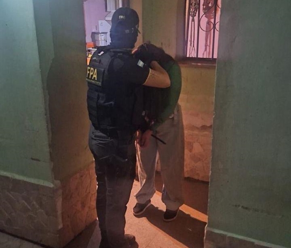 Marcos Juárez: Madre e hija detenidas por comercializar cocaína en el barrio de Villa Argentina