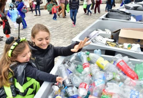 Nuevo canje 3 X 1 este sábado 7 en el Patio de la Cultura