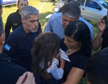Hallaron sana y salva a Esmeralda de dos años desaparecida en Cosquín