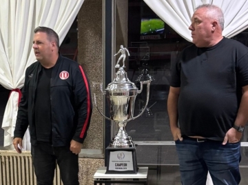 Argentino brindó un emotivo reconocimiento al plantel campeón provincial 2026