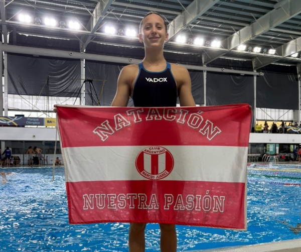 Pilar Kunicic dejó su huella en el Campeonato República Juvenil de Natación