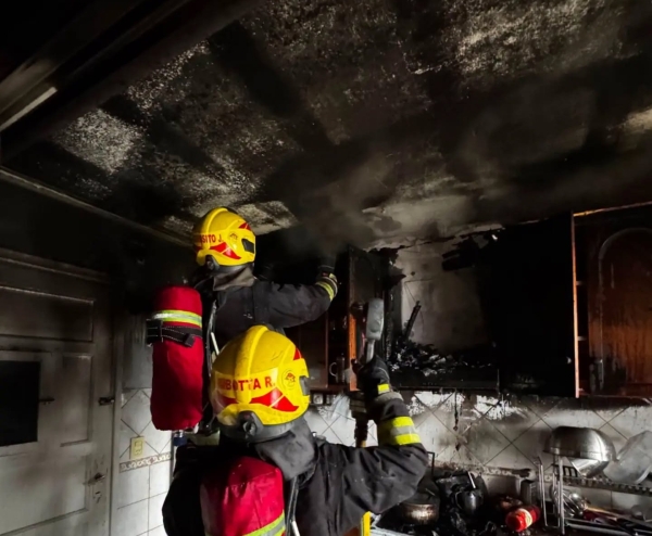 Incendio en una vivienda de Avellaneda al 500: rápida intervención de Bomberos Voluntarios de Marcos Juárez