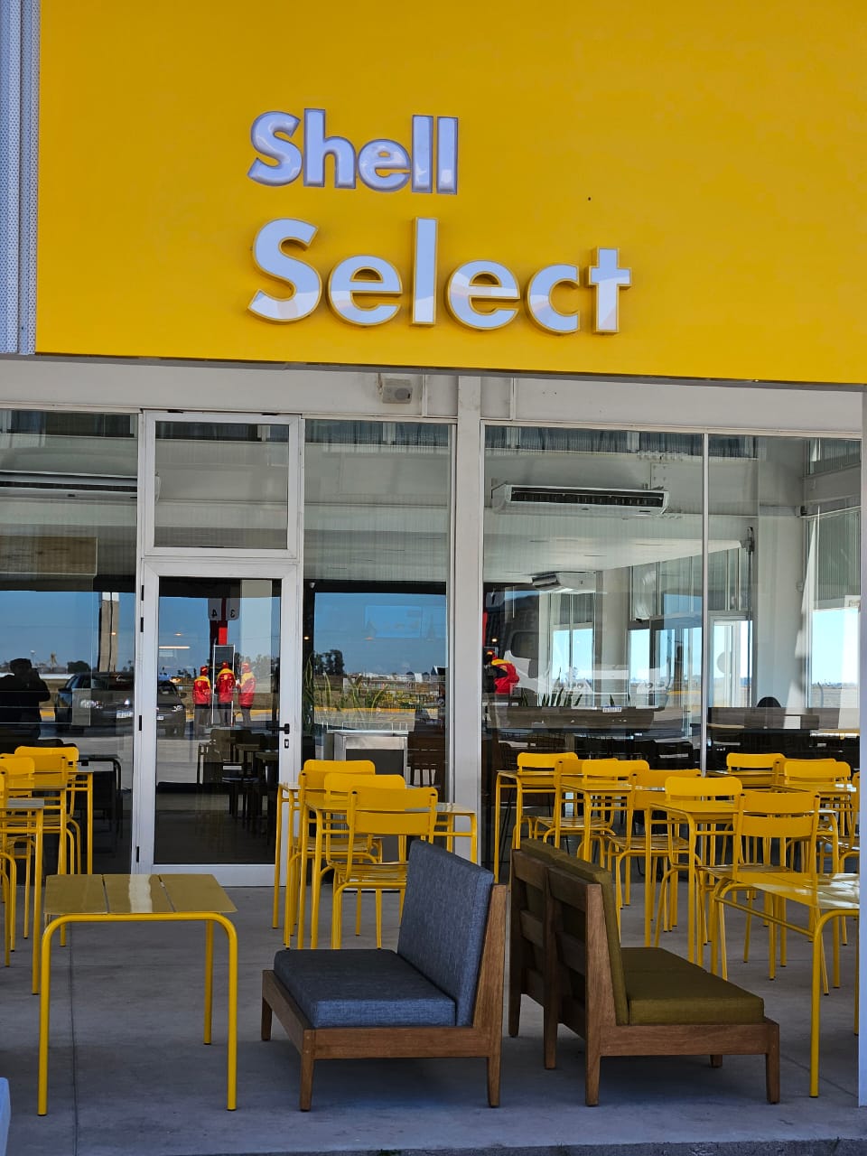 Apertura de la nueva estación de servicios Shell en la autopista