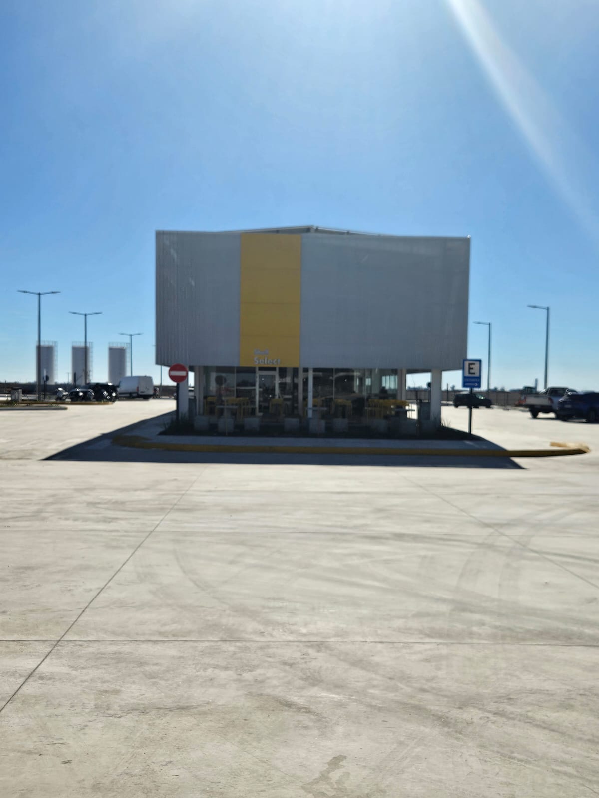 La nueva estación Shell en la autopista asegura la posibilidad de 80 nuevos puestos de trabajo