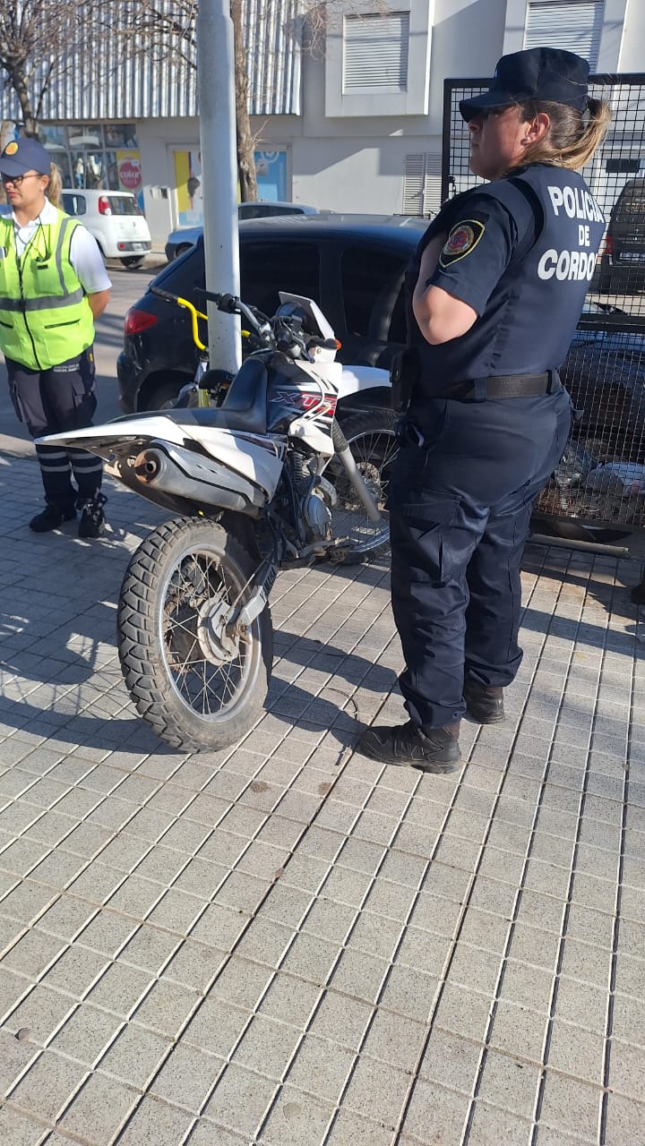 Policía y Municipio de Marcos Juárez retuvieron 8 motos en operativos y una tenía motor adulterado
