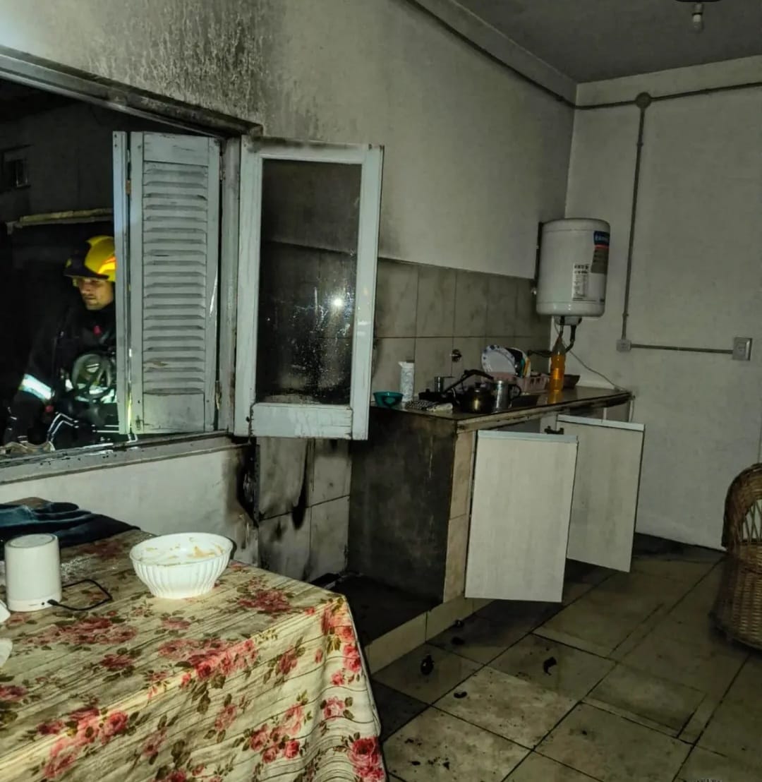 Incendio en vivienda: rápida intervención de Bomberos Voluntarios de Marcos Juárez