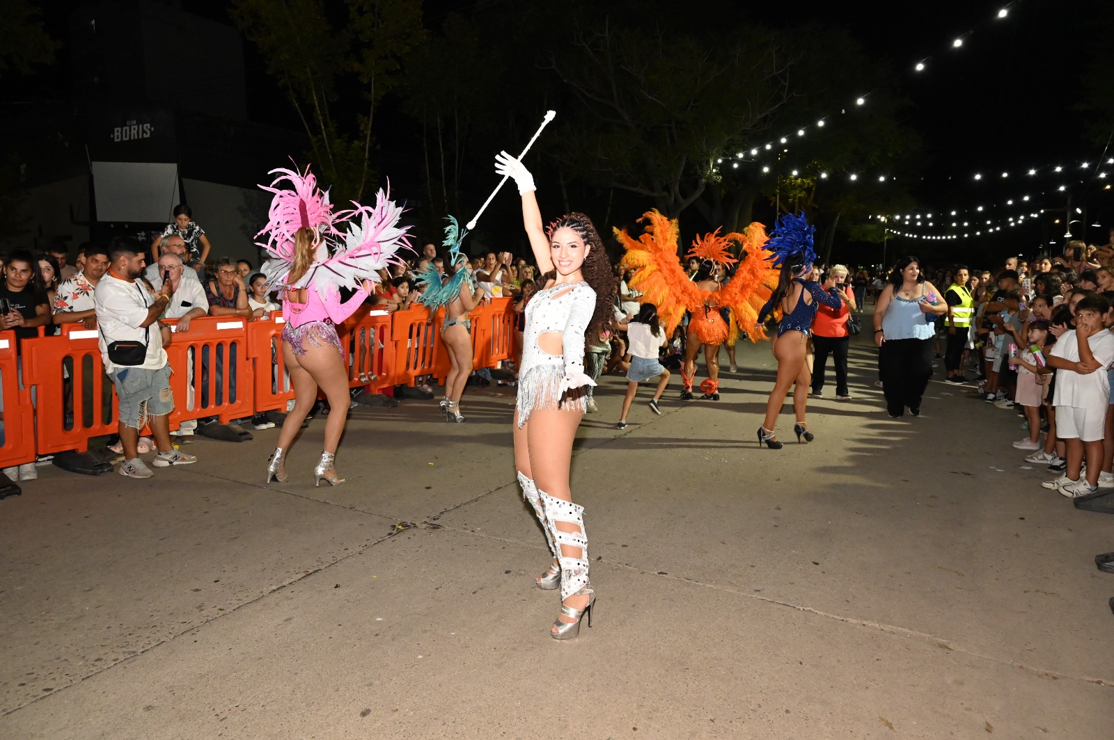 Multitudinario cierre de “Verano en el Anfi 2026” al ritmo del carnaval