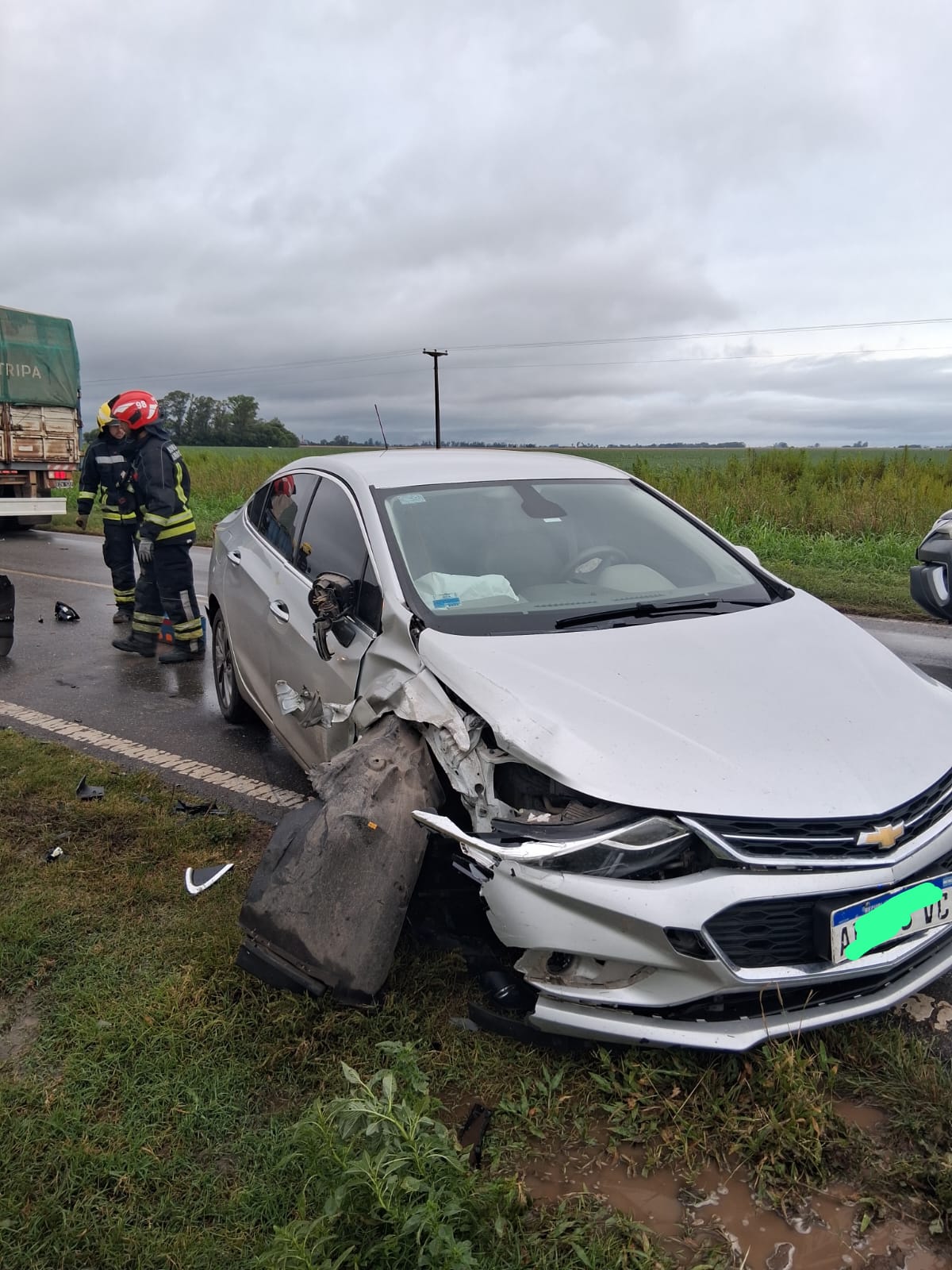 Choque entre dos vehículos en Ruta 15 dejó tres personas trasladadas al Samco de Armstrong