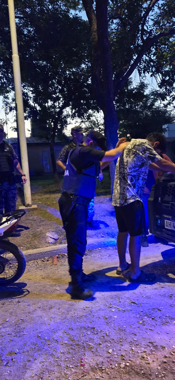 Secuestran 20 motocicletas y detienen a dos personas en operativo interfuerza en Marcos Juárez