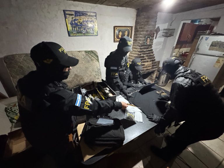 La FPA desbarató seis kioscos de droga y detuvo a tres personas en Bell Ville tras cuatro meses de investigación