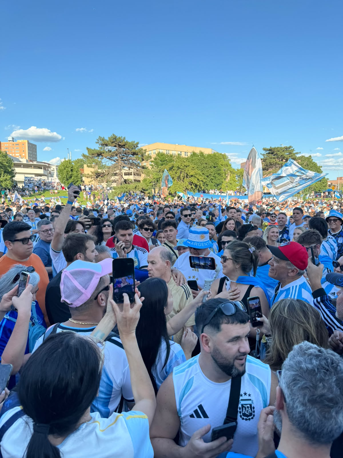 Desde Marcos Juárez al Mundial: Martín Álvarez cumple el sueño de ver a Messi en Kansas