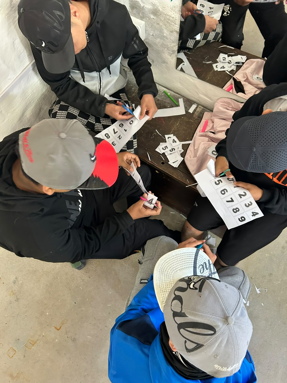 La Escuela de Oficios suma valor al Ropero Comunitario con un proyecto de reutilización de prendas
