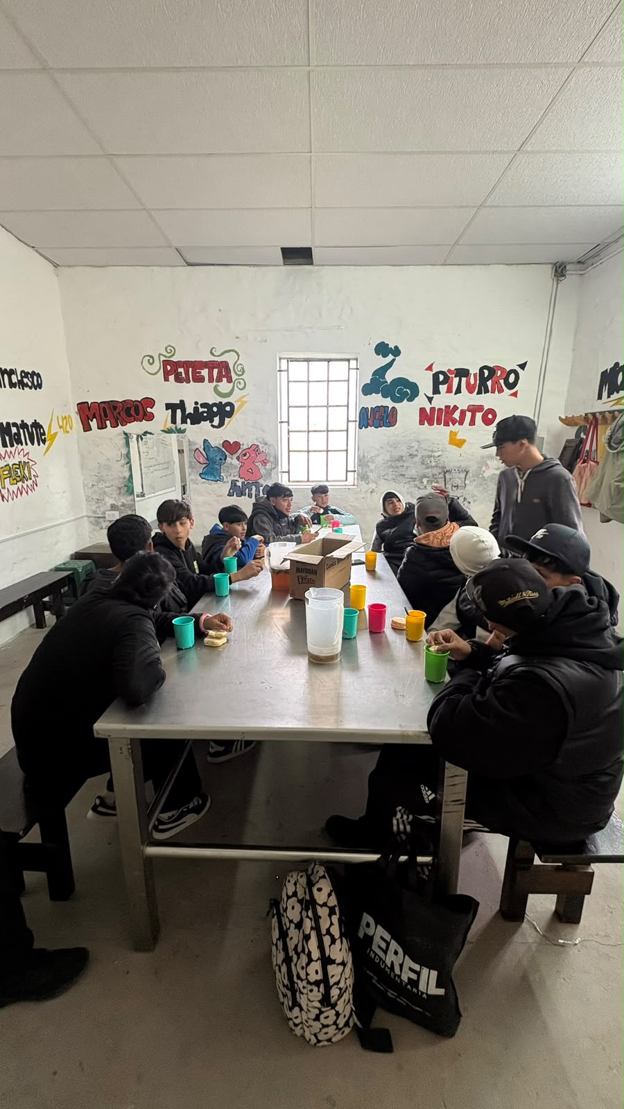 La Escuela de Oficios suma valor al Ropero Comunitario con un proyecto de reutilización de prendas