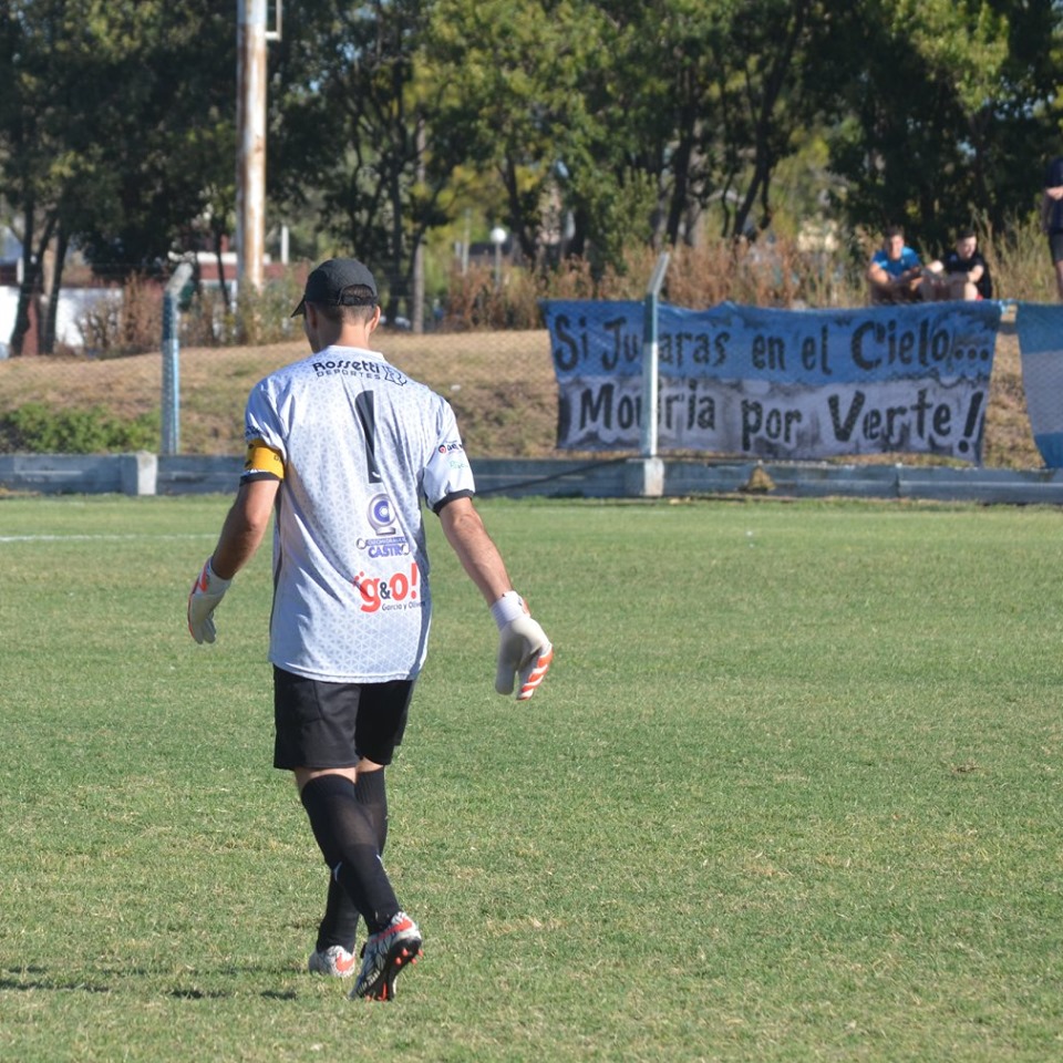 Justo a los 40 años Damián Di Yenno, el enorme golero de San Martín,  le dice adiós al fútbol