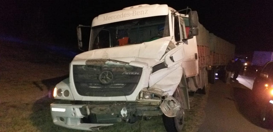 Tortugas: accidente entre dos camiones donde uno trasladaba equinos