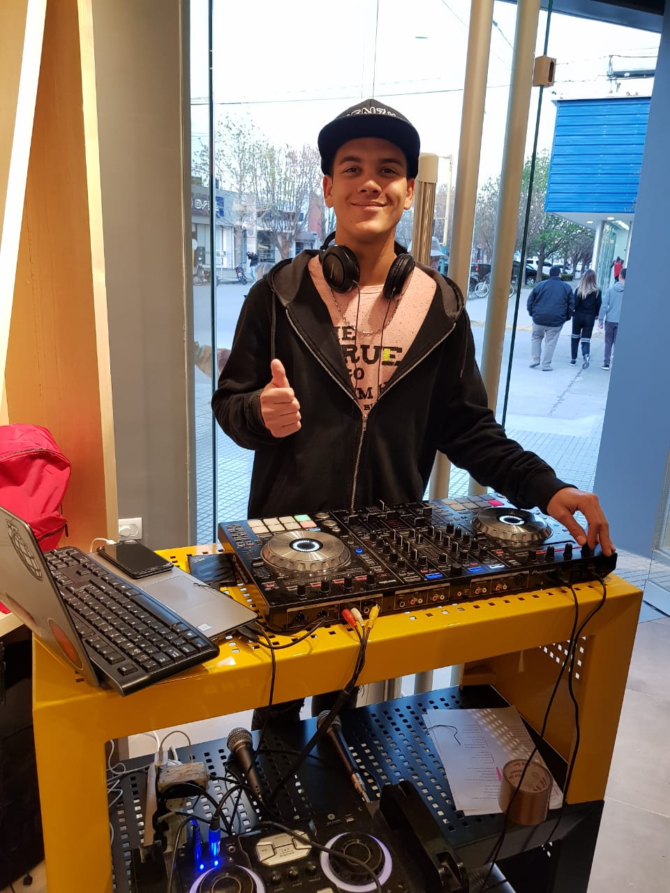 Luego de la inauguración de Henzy, reformarán Rossetti como All Sport  

