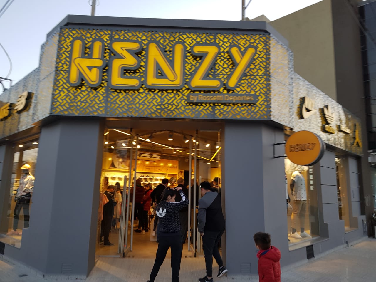 Luego de la inauguración de Henzy, reformarán Rossetti como All Sport  

