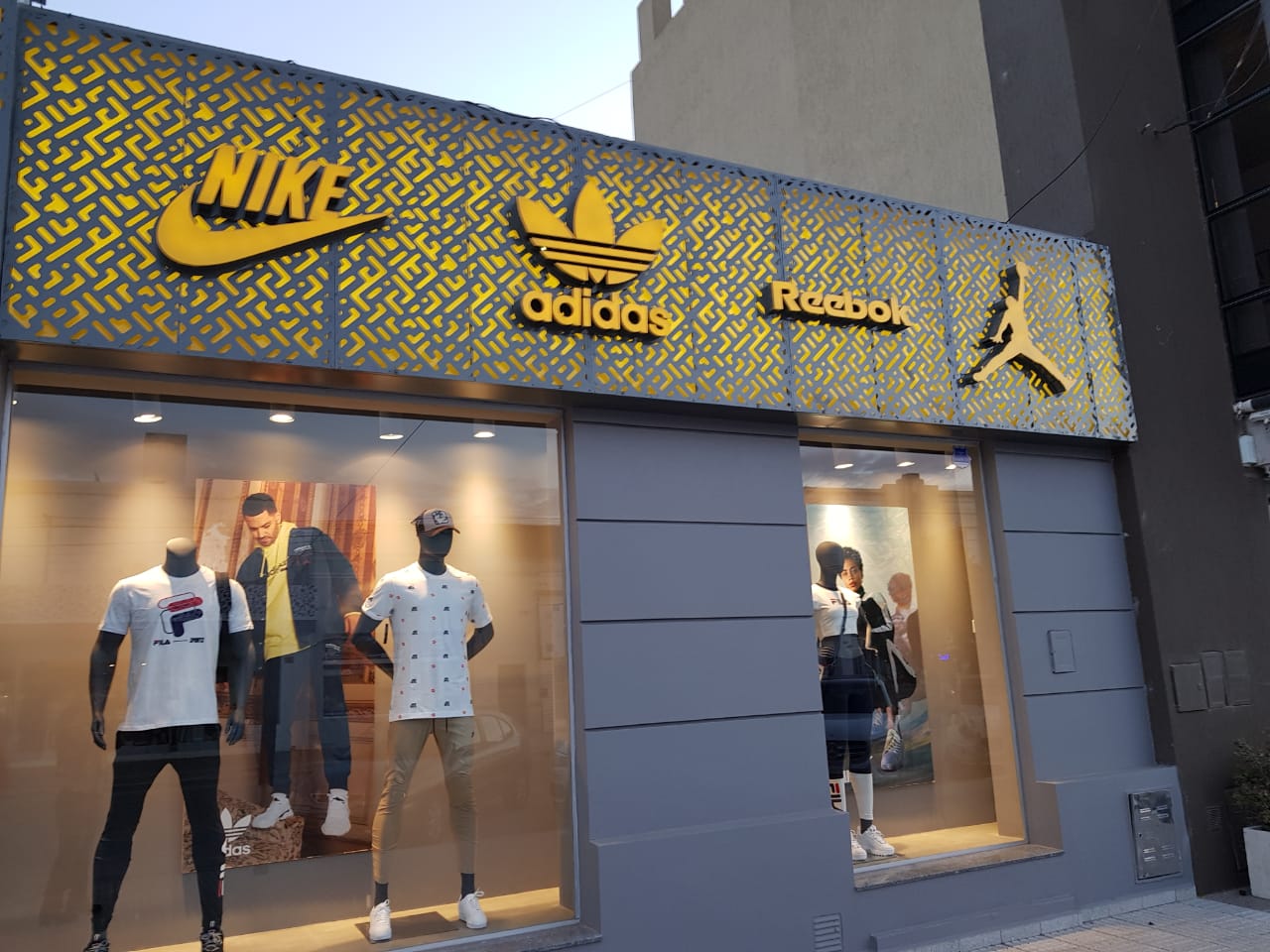 Luego de la inauguración de Henzy, reformarán Rossetti como All Sport  

