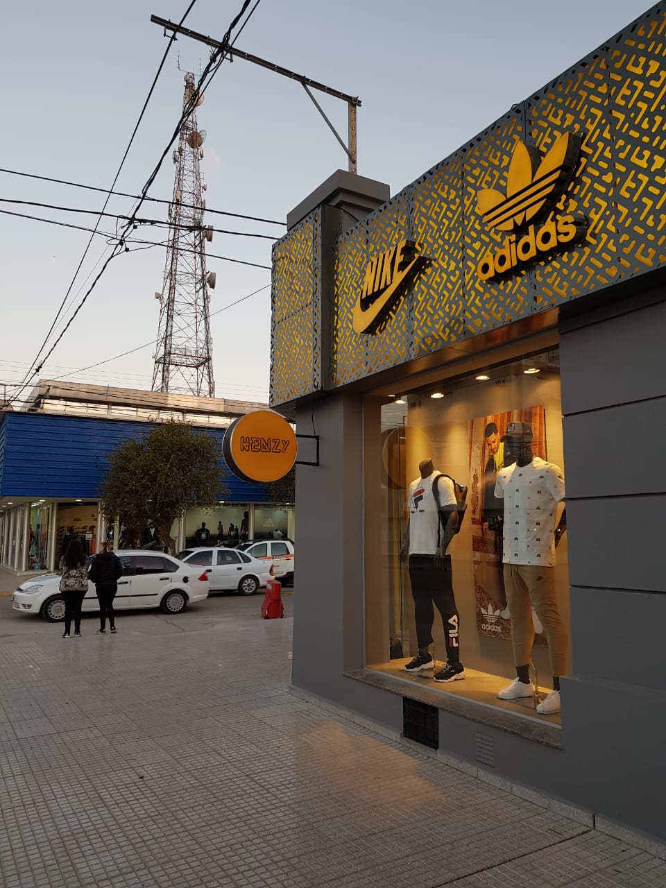 Luego de la inauguración de Henzy, reformarán Rossetti como All Sport  

