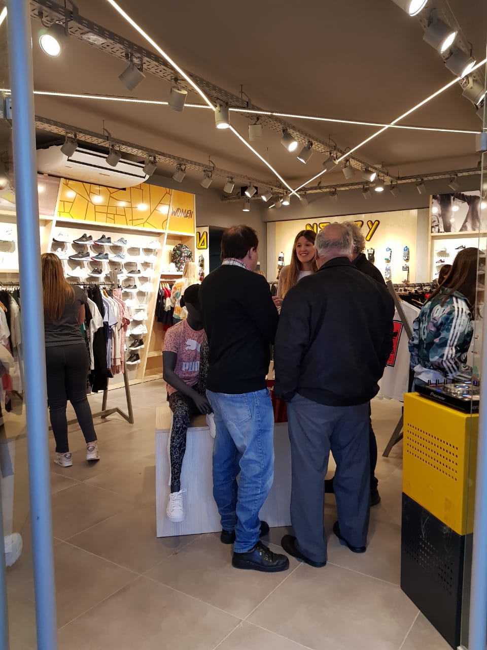 Luego de la inauguración de Henzy, reformarán Rossetti como All Sport  

