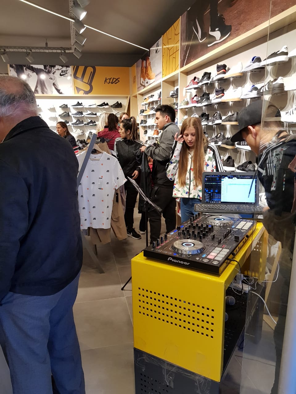 Luego de la inauguración de Henzy, reformarán Rossetti como All Sport  

