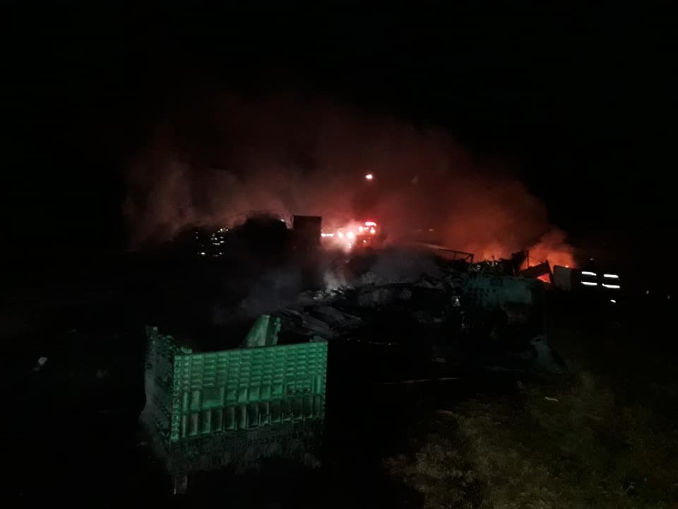 Gral Roca: se quemaron dos camiones en un accidente en autopista