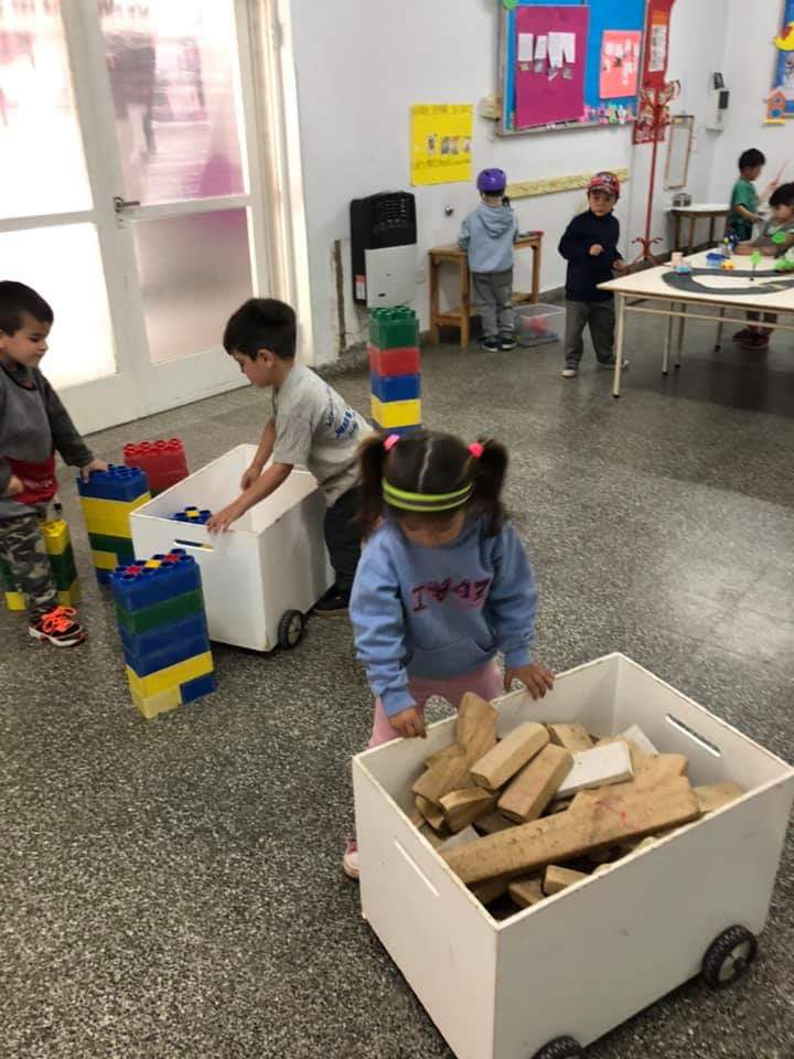 Jardín Alberdi festeja su día convocando a decorar los frentes de las casas