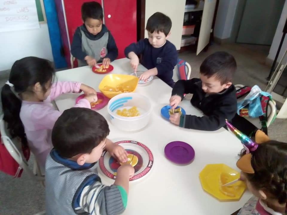 Jardín Alberdi festeja su día convocando a decorar los frentes de las casas