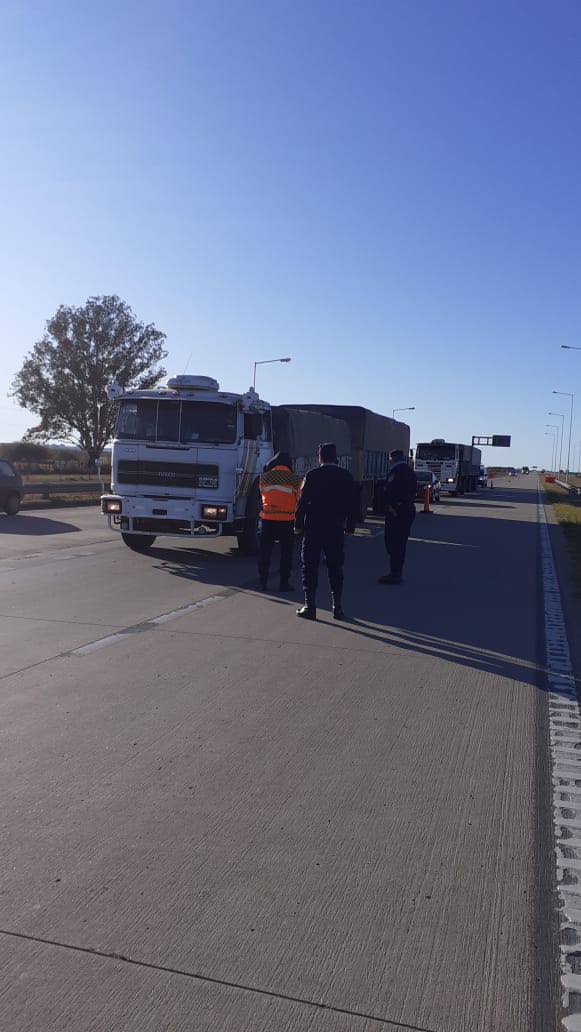 Funciona el control sanitario en la autopista en el ingreso a Marcos Júarez
