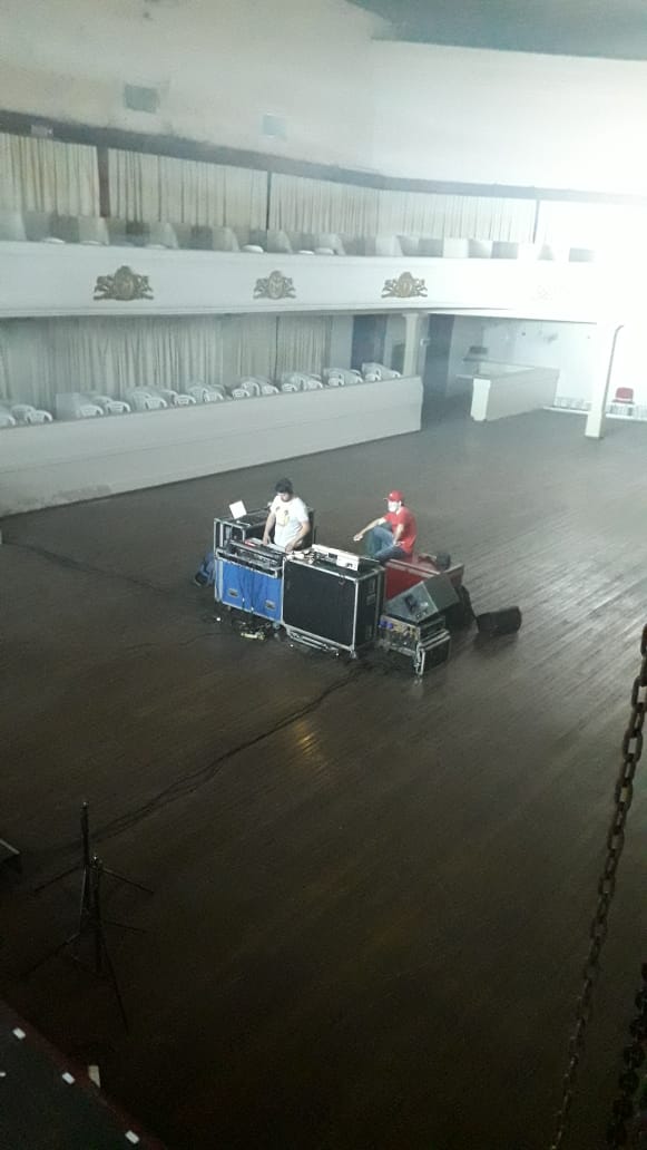 Sábado 18 horas: 