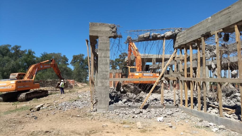 Provincia informa el estado de situación de la demolición de vigas y losas del edificio escuela Proa Marcos Juárez