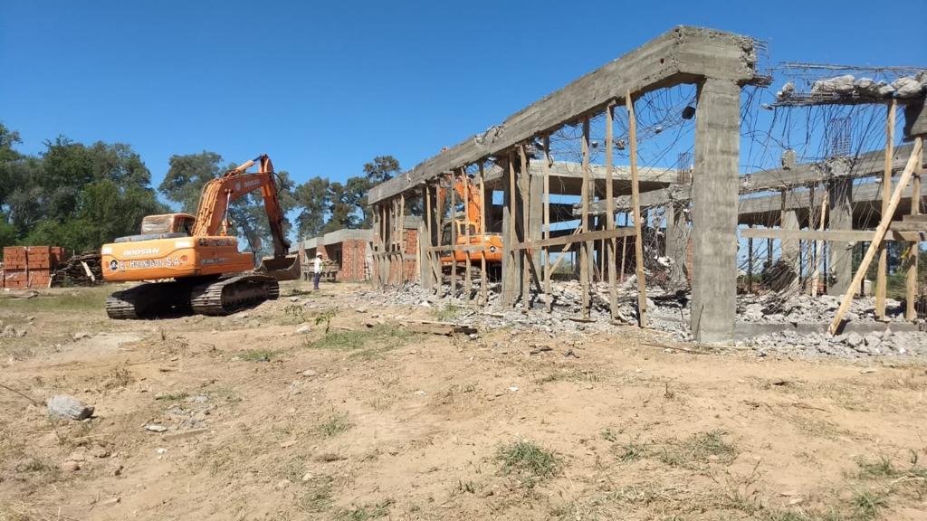 Provincia informa el estado de situación de la demolición de vigas y losas del edificio escuela Proa Marcos Juárez
