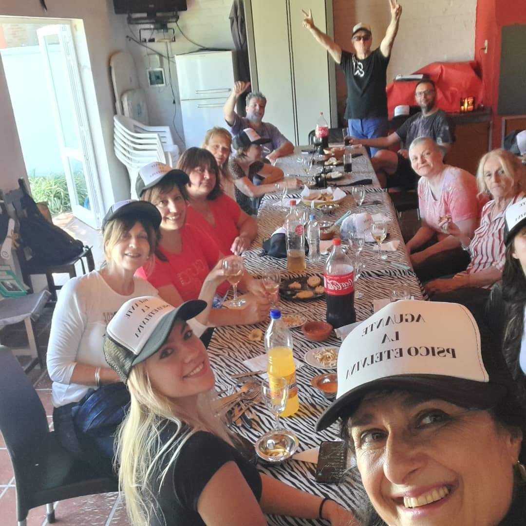 Abandonó la carrera por sus hijos, superó una enfermedad y hoy es psicóloga 