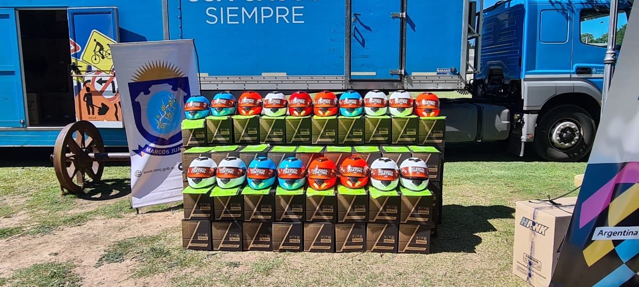 Entregaron los 100 cascos en Marcos Juárez