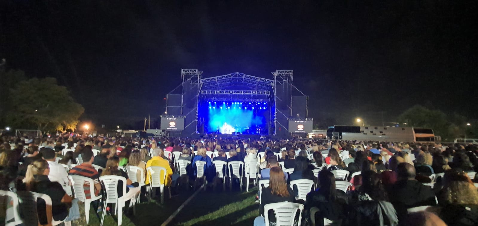 “Llevamos el show adelante con todo el acompañamiento de la gente y los artistas que se pusieron la camiseta”