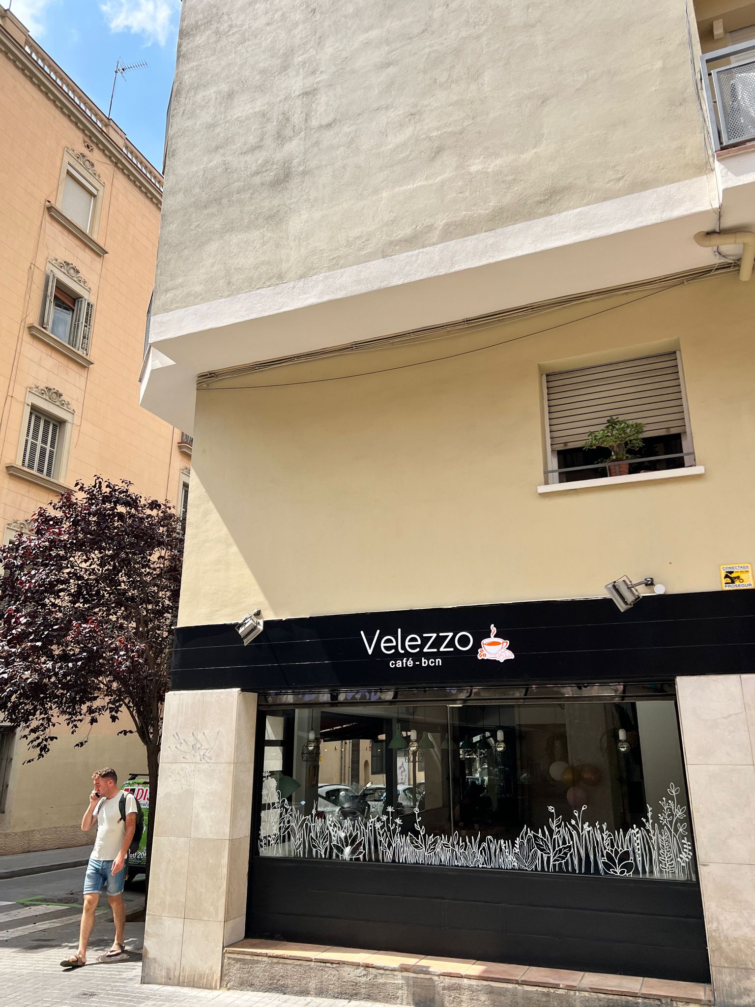 Velezzo Café sin escalas: “Vimos el local y dijimos es Velezzo en Barcelona”
