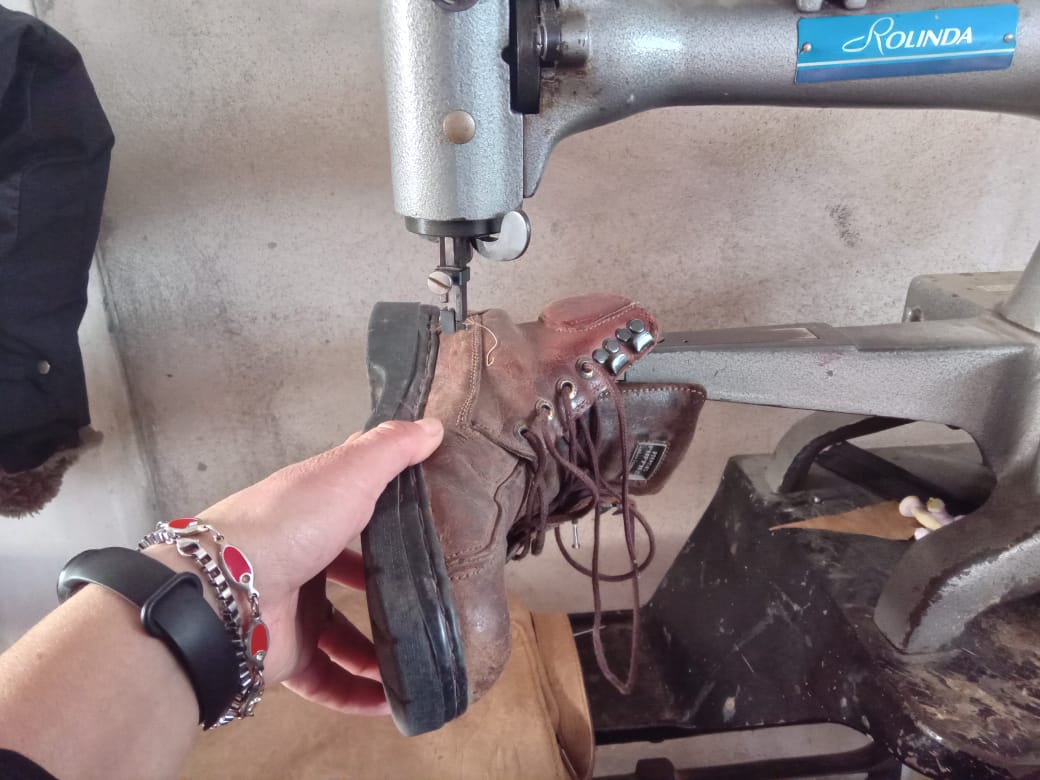 Mari Machado, la única mujer zapatera en Marcos Juárez