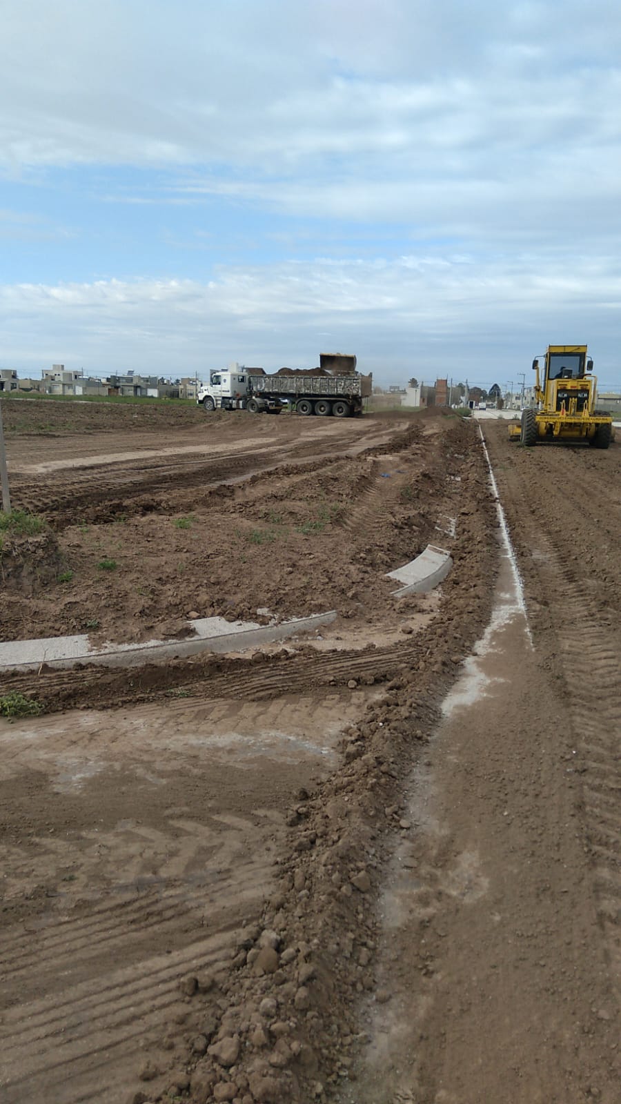 Hormigonado de calles y pintada en anfiteatro