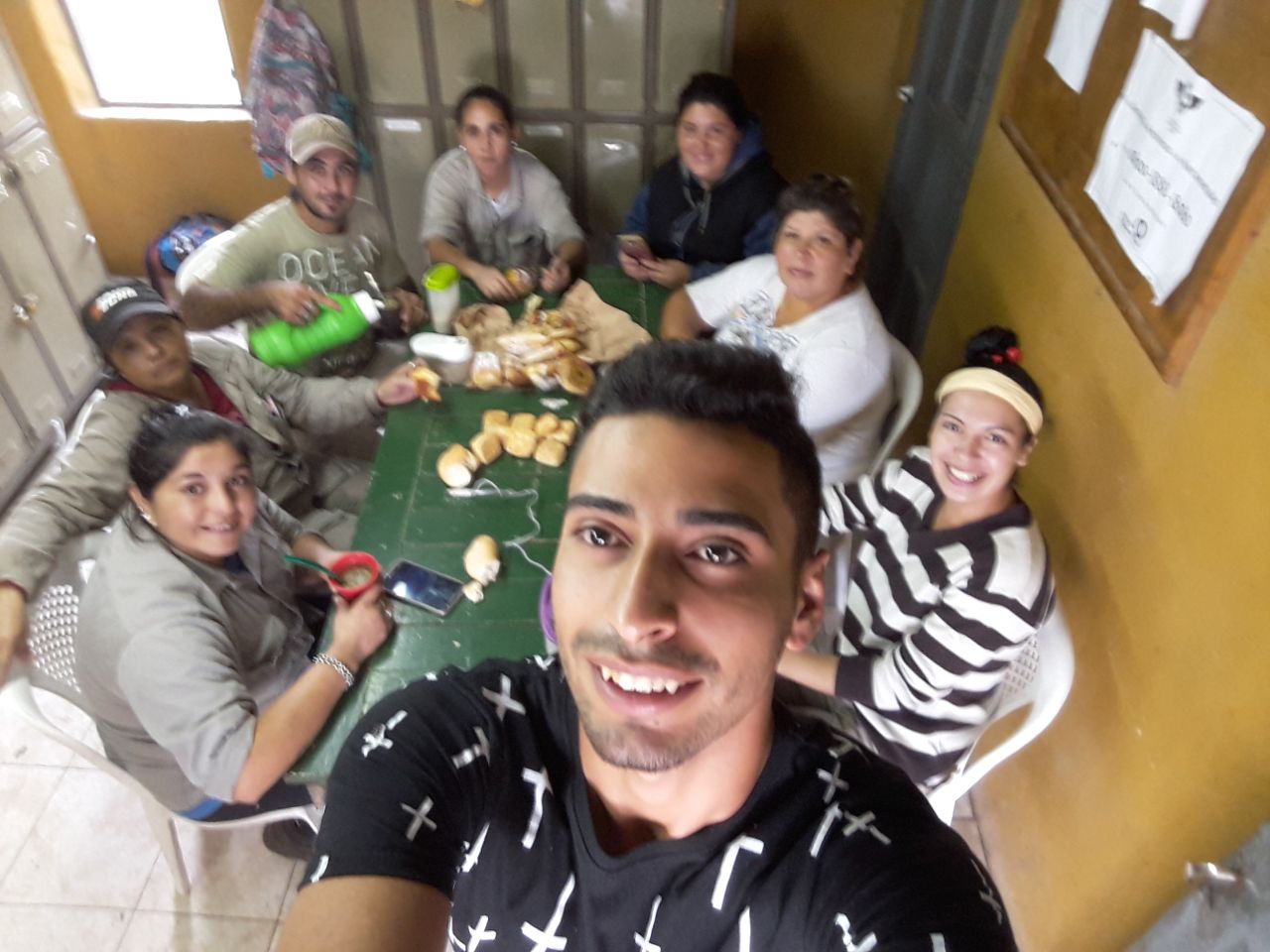 Envianos tu foto, video o mensaje de audio a nuestras líneas
